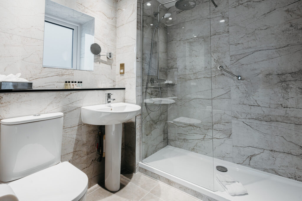 Double Room Ensuite Bathroom